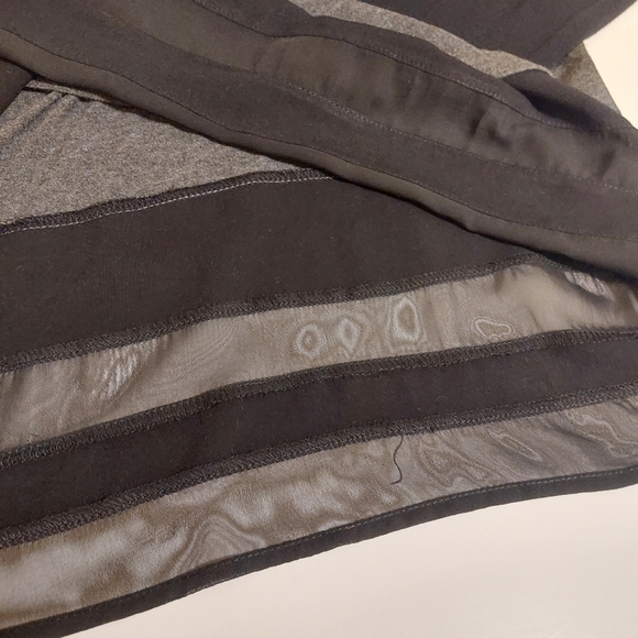 Grey Knit top with Black Trim - Picture 4 of 8